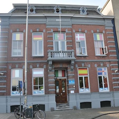 Breda Hostel / Youth Hostel Extérieur photo