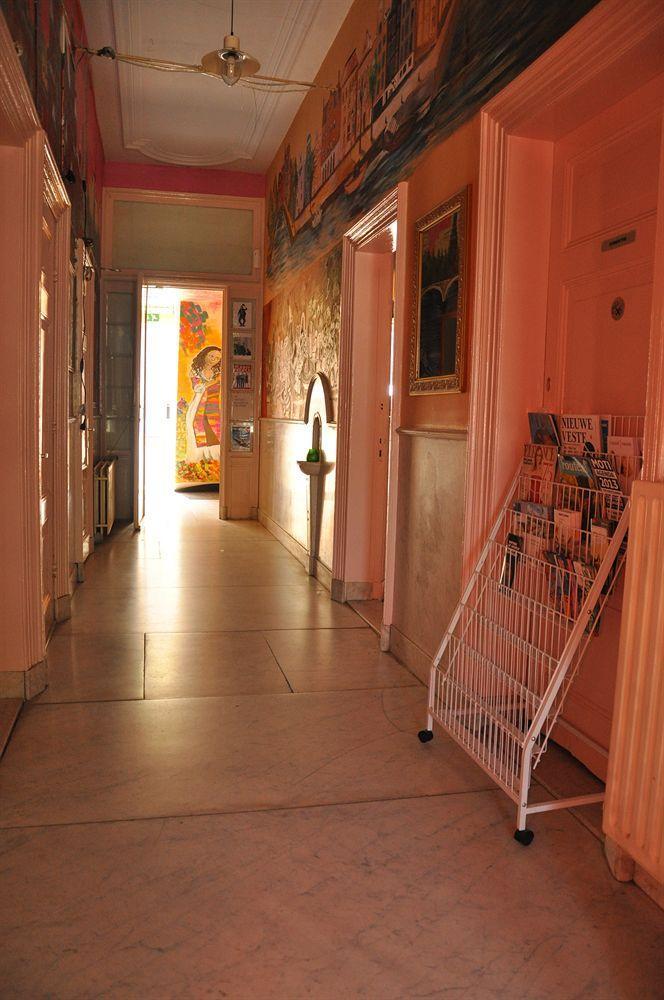Breda Hostel / Youth Hostel Extérieur photo